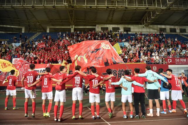 足球联赛赛季最佳球员排行榜（足球联赛本赛季最佳球员榜单）