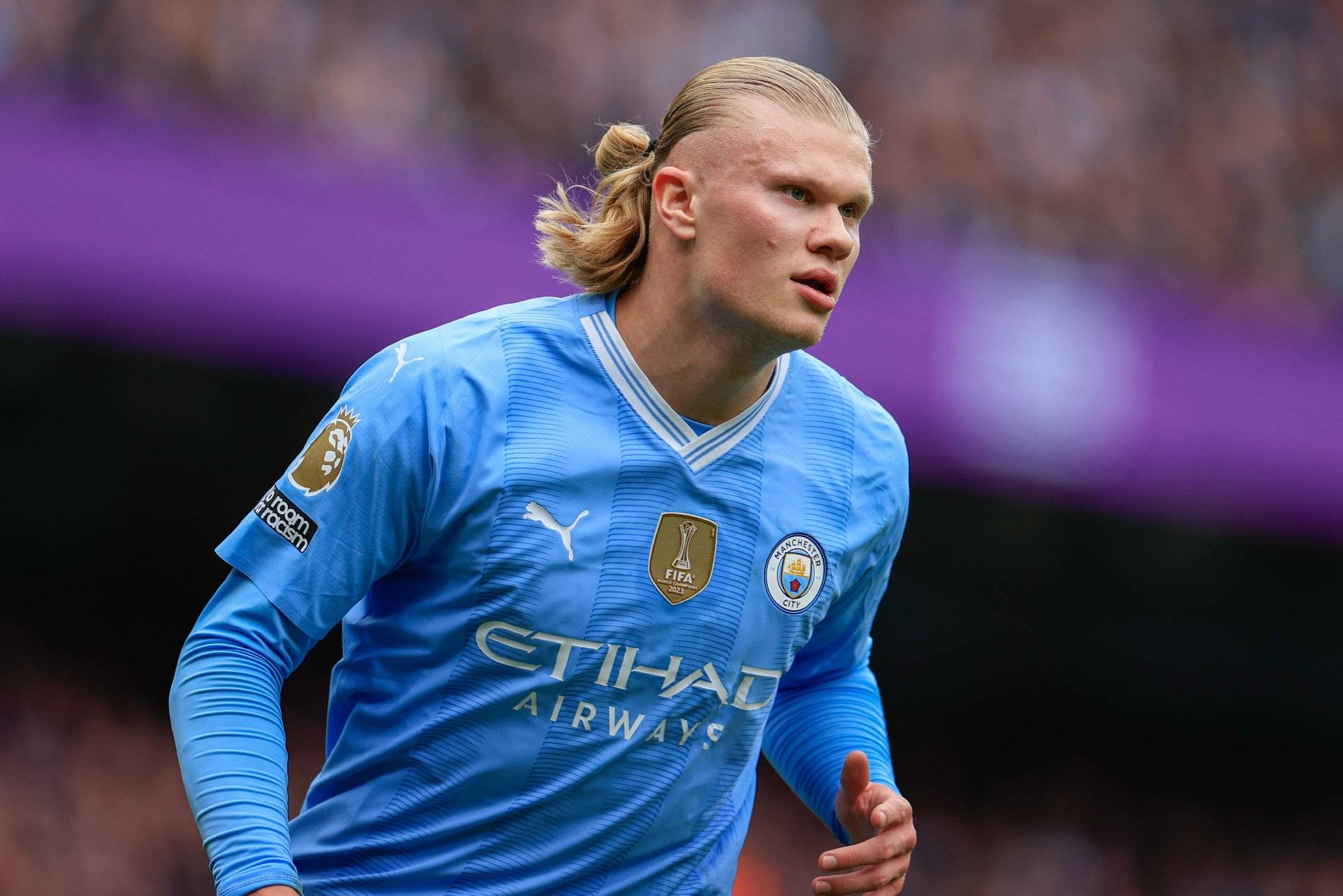 忍俊不禁！梅西、德保罗挤上印度当地小面包车，转身都费劲（笑出声！梅西与德保罗挤进印度小面包车，连转个身都费劲）