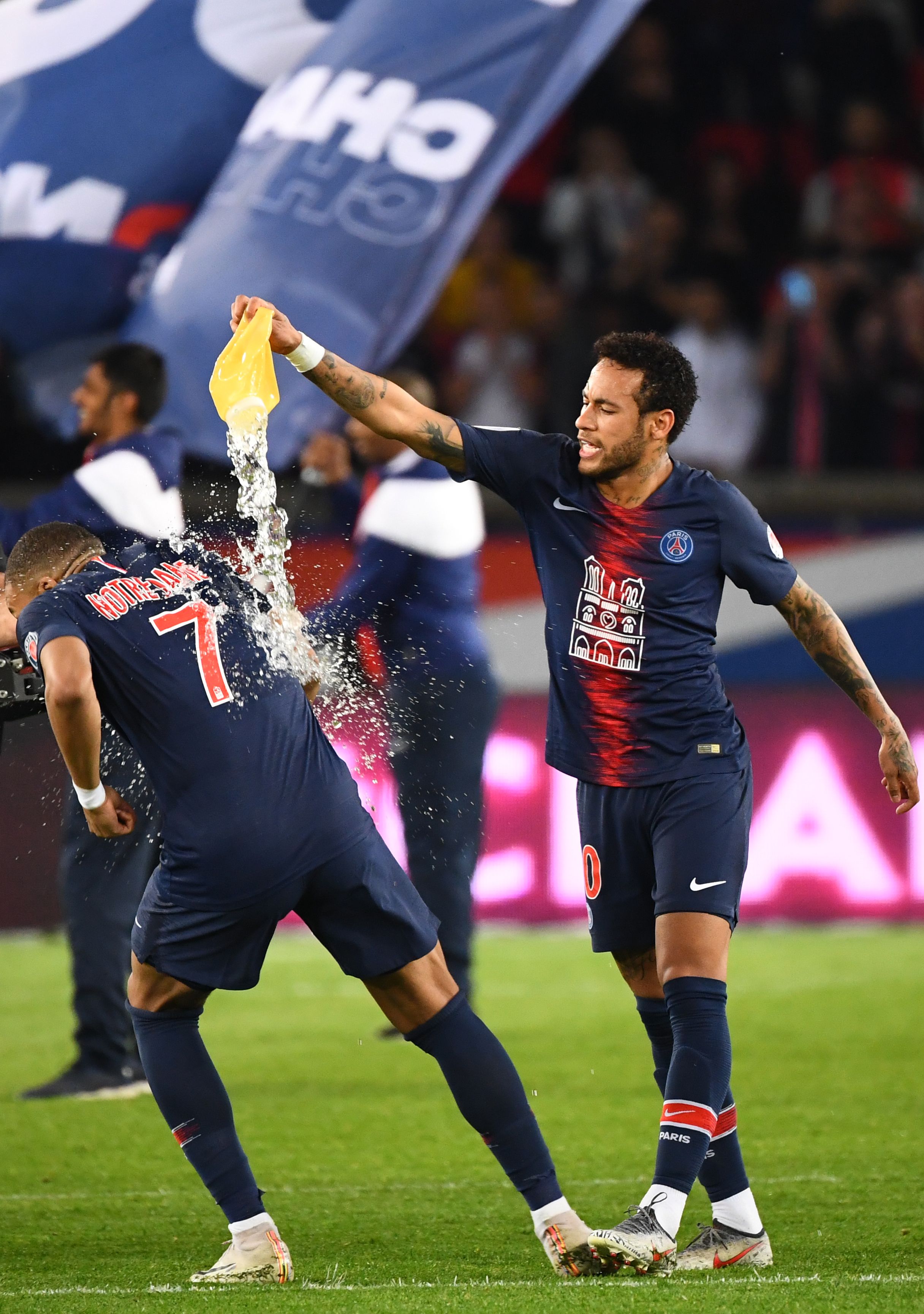 国足重建计划：明年初集结，放弃30岁+老将，蒋圣龙等人成核心