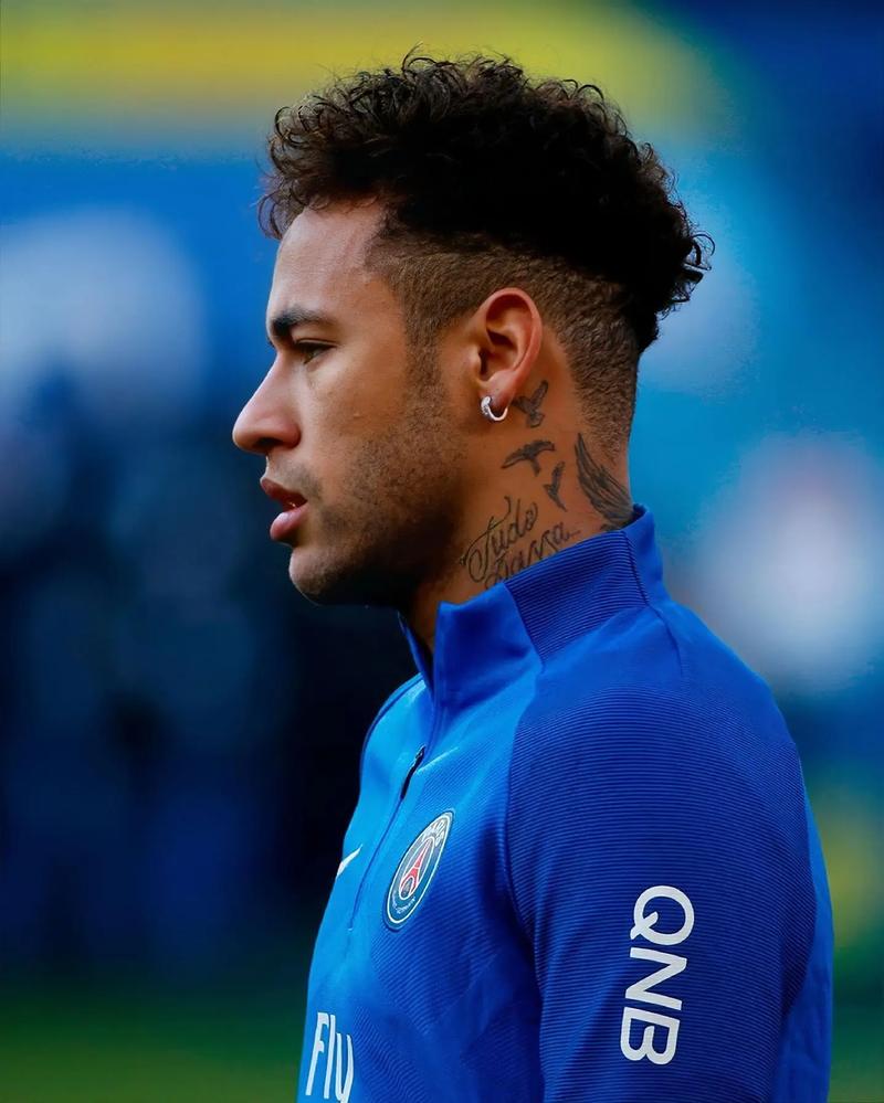 王钰栋：未来有机会还是希望能出去看看，留洋哪儿都想去