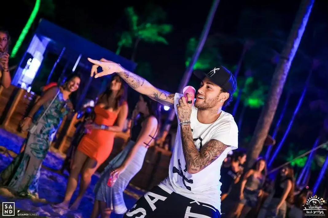 跟队：米兰与普利希奇的续约谈判搁置，可能会直接激活续约条款