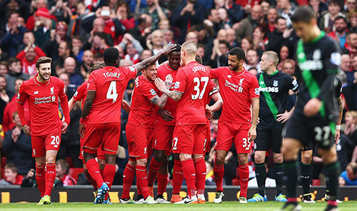 欧冠淘汰赛前瞻：巴萨对阵曼联,（欧冠淘汰赛焦点战：巴萨迎战曼联）