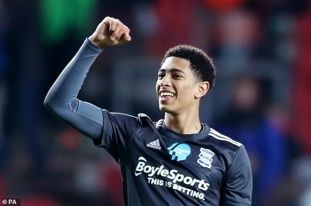 5200万镑+1.2亿空间！利物浦抢卡马文加，皇马卖人悬念炸了？