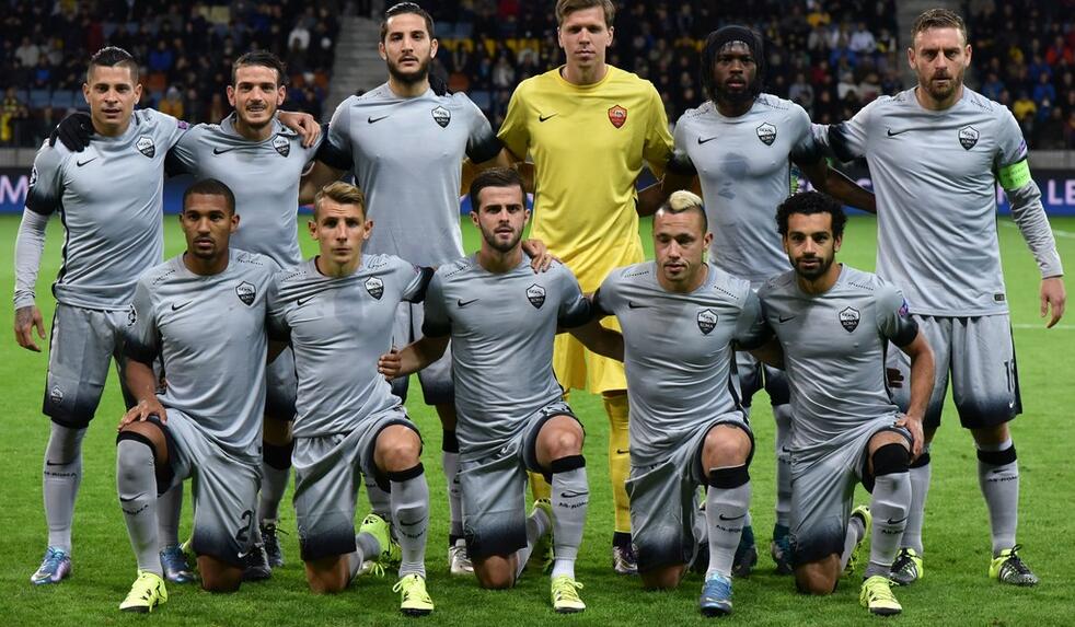 媒体人建言邵佳一：必须年轻化，在场上要争主动权和快节奏