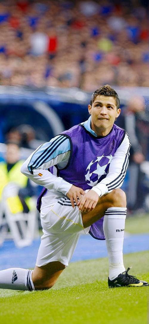 米体：尤文有意托纳利，但需要先卖人或将戴维纳入交易中（米兰体育报称：尤文想签托纳利，须先出售球员或把戴维作为交易筹码）