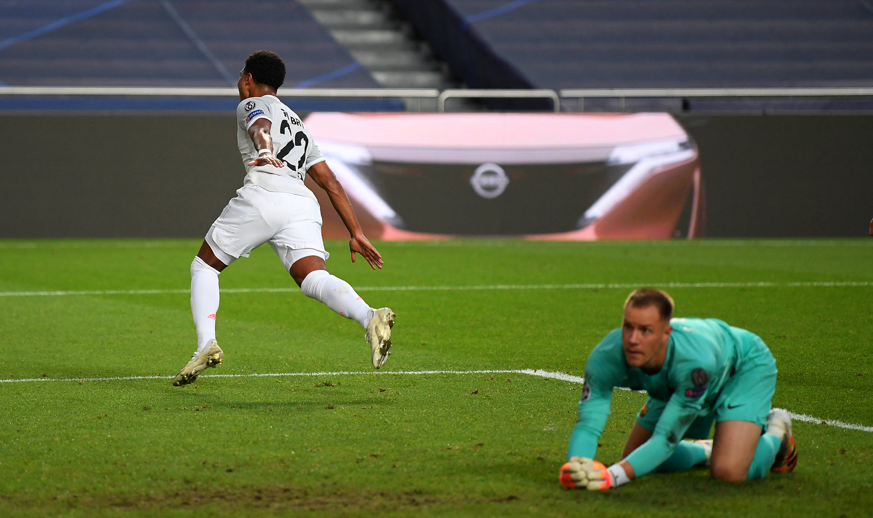 暴涨4000万，伦纳特-卡尔创造德转历史德甲球员身价涨幅纪录（身价飙升4000万，伦纳特-卡尔刷新德转德甲涨幅纪录）