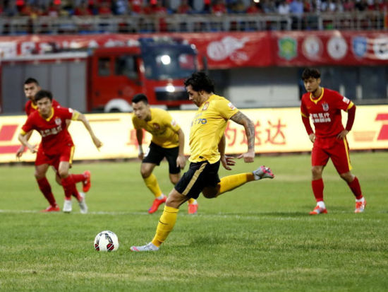 德科：冬窗很难引进适合巴萨的球员，球队现在状态良好