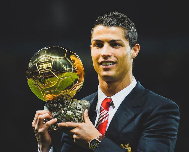 拜仁官方：后卫博埃因病缺席与斯图加特的比赛