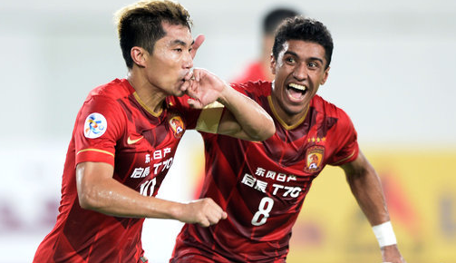 西甲：巴萨客场2-2战平塞维利亚（西甲：巴萨做客与塞维利亚2-2握手言和）